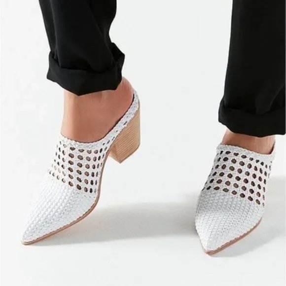Jeffrey Campbell Leone Woven Leather Slip On Pointed Toe Mules in White - Picture 2 of 6